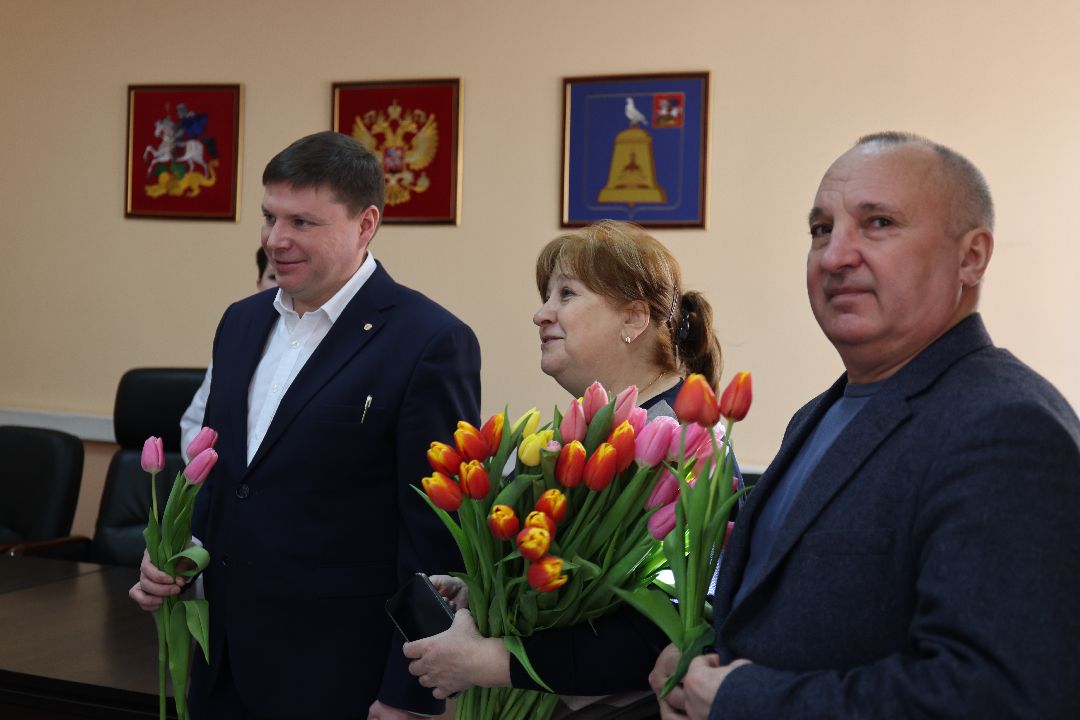 медицина, врачи, медицинский персонал, врачи, медсестры, 8 Марта, праздник, тюльпаны, торт, Реутов