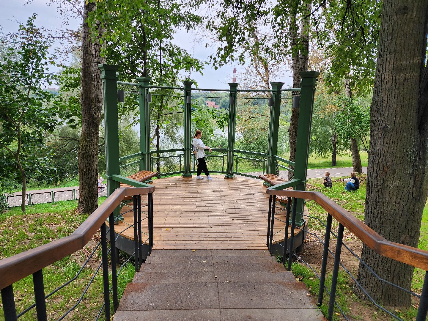 Раменское, благоустройство, Раменский городской парк, смотровая площадка с видом на озеро