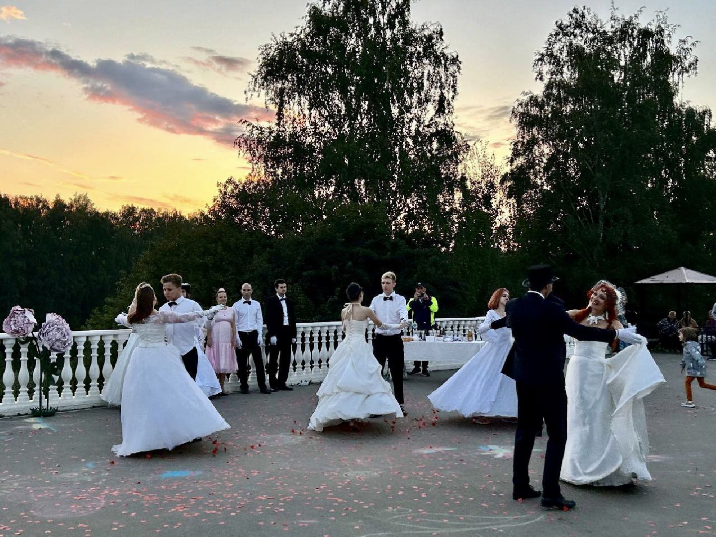 Долгопрудный, бал, парки, парк на Молодежной