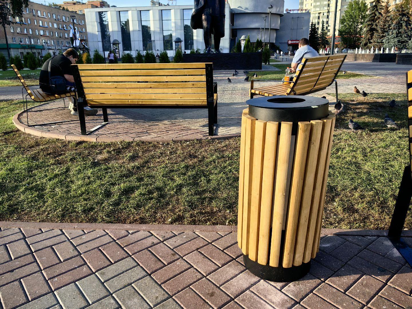 Лавочки, урны, благоустройство, площадь