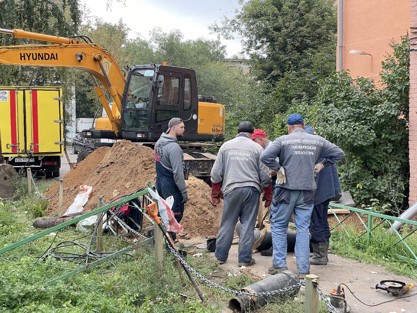 Авария, коммунальные службы, прорыв трубы, жители