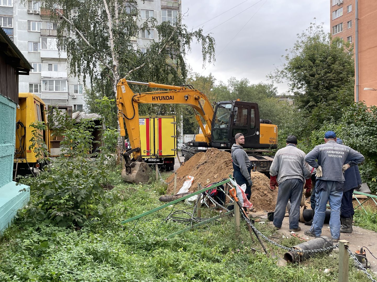 Авария, коммунальные службы, прорыв трубы, жители