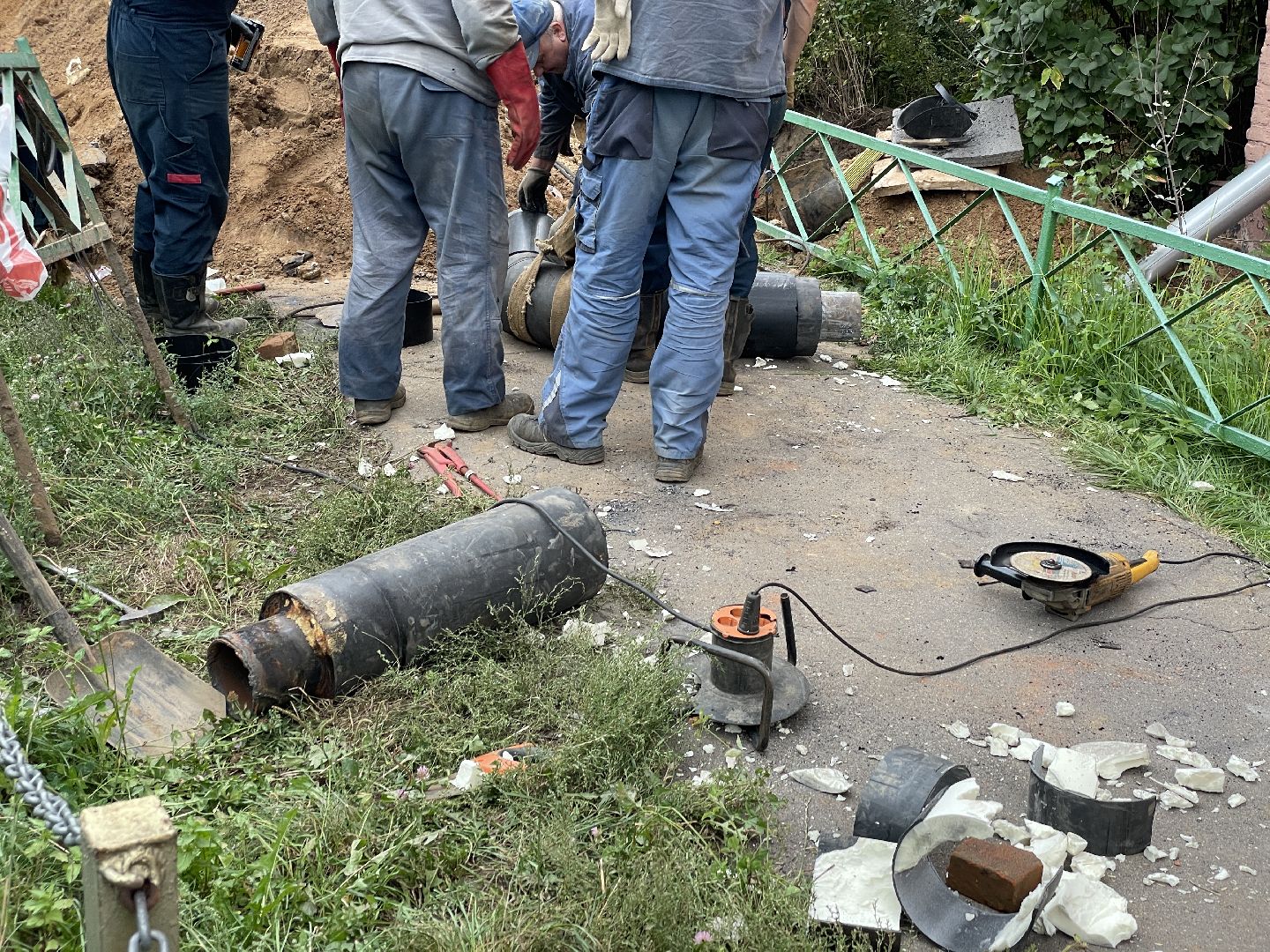 Авария, коммунальные службы, прорыв трубы, жители