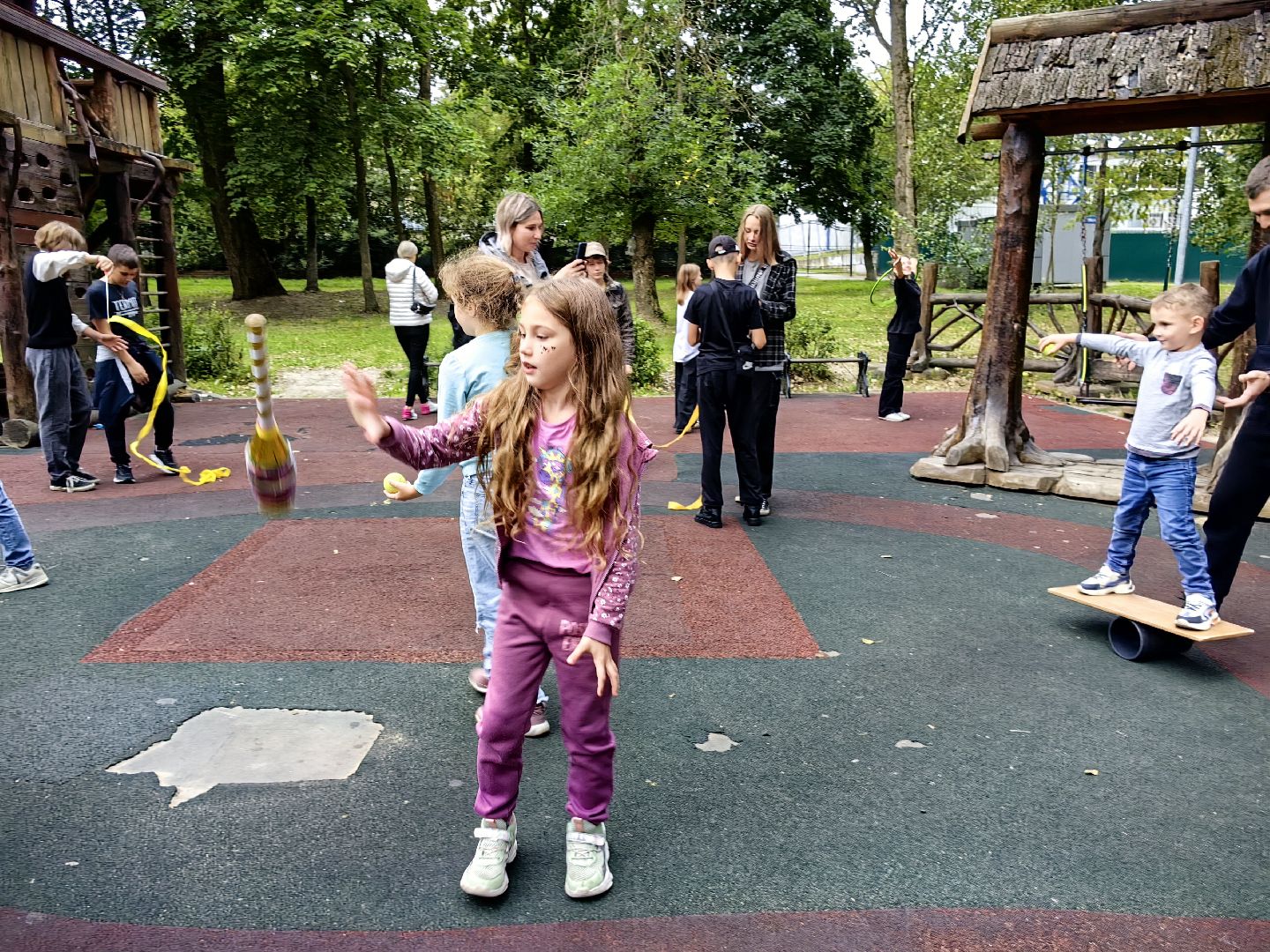 Цирк, развлечения, дети, парк, жонглирование