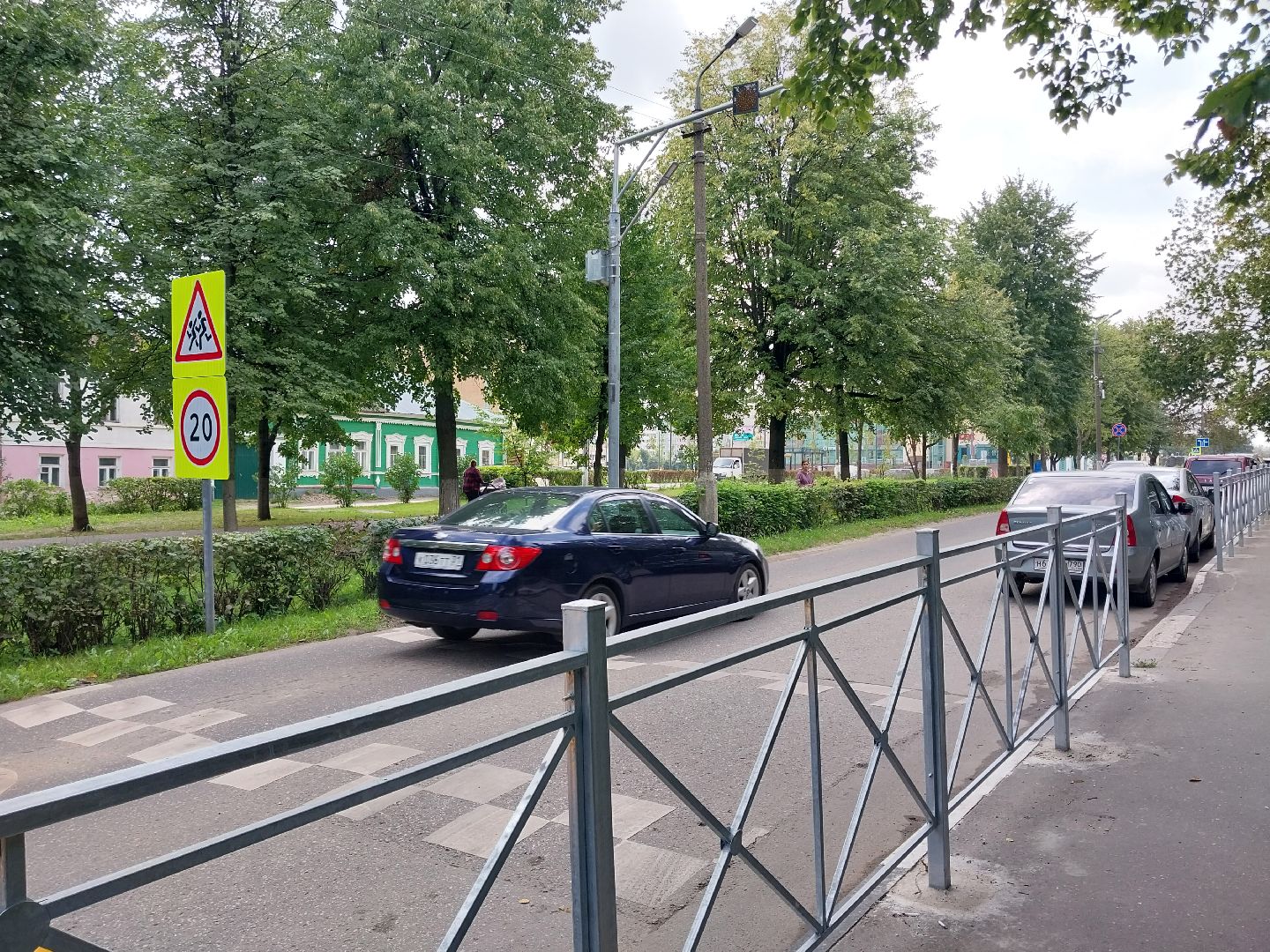 Коломна, дороги, светофор, пешеходные ограждения