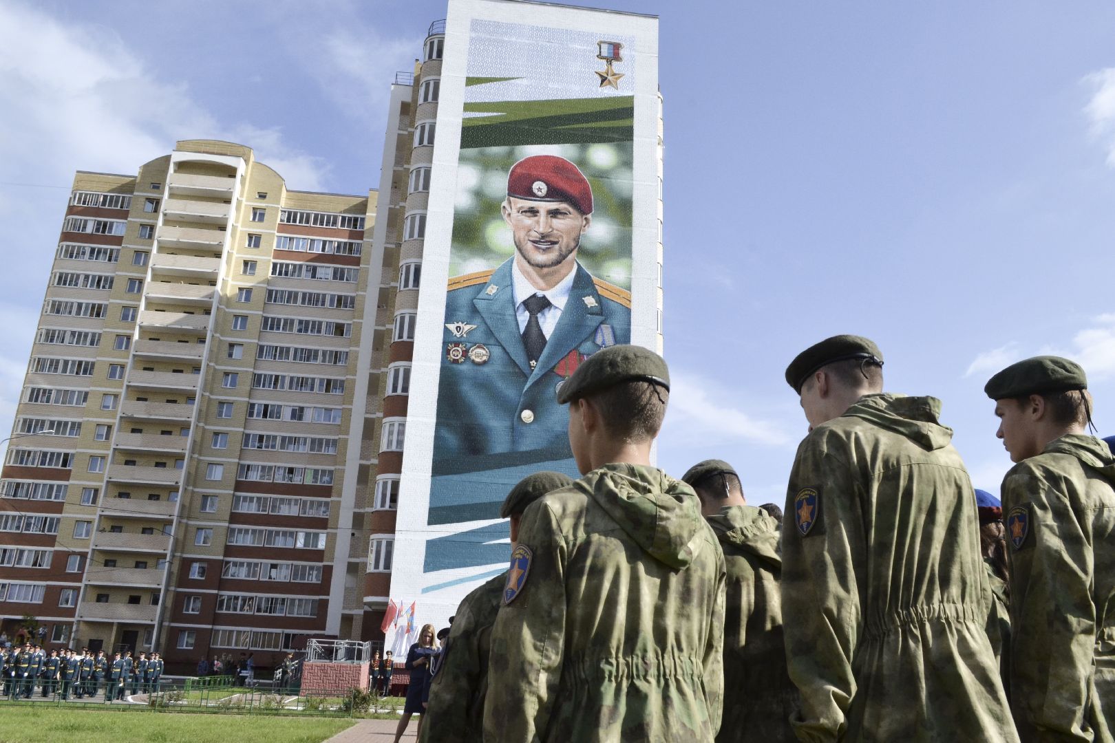 Балашиха, Подмосковье, общество, мурал, СВО, мемориальная доска, Александр Потапов