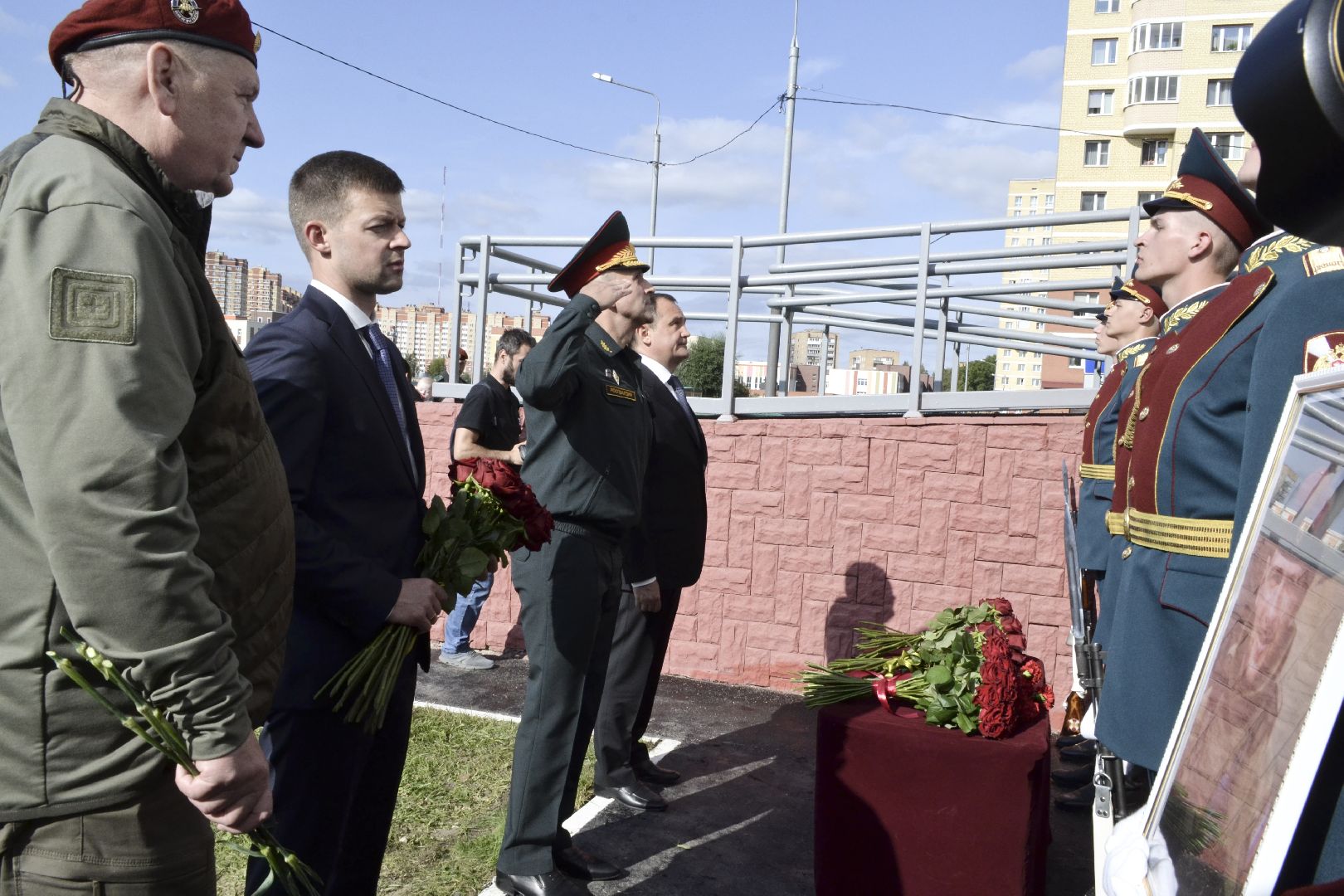 Балашиха, Подмосковье, общество, мурал, СВО, мемориальная доска, Александр Потапов