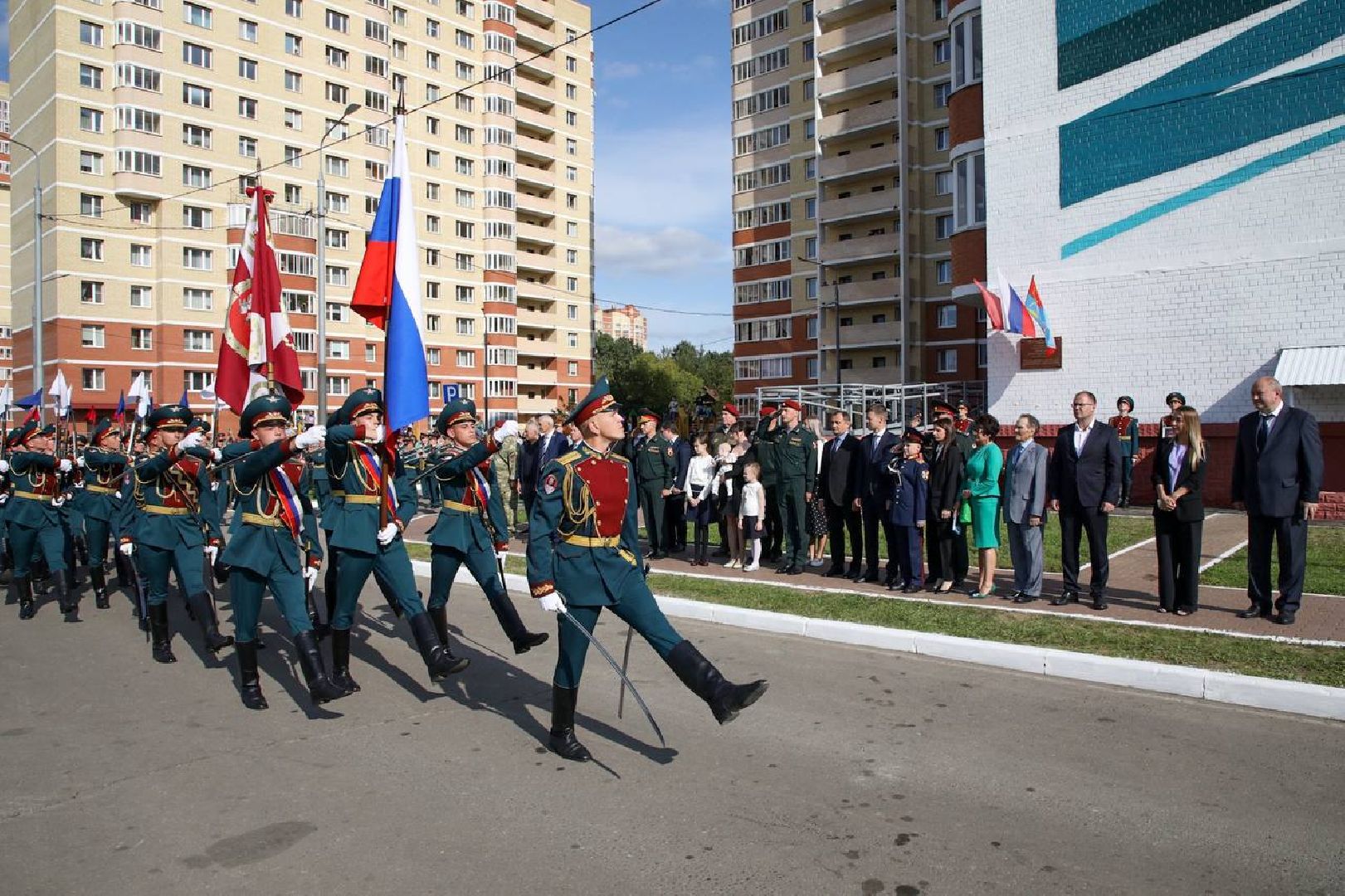 Балашиха, Подмосковье, общество, мурал, СВО, мемориальная доска, Александр Потапов