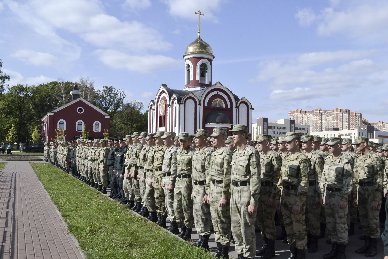Балашиха, Подмосковье, общество, мурал, СВО, мемориальная доска, Александр Потапов