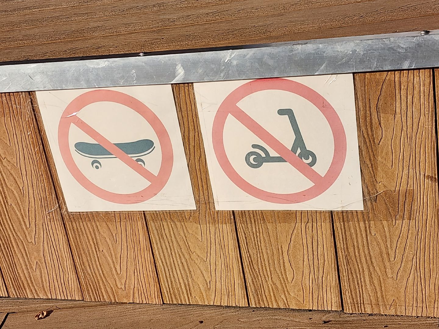 Павловский Посад, городской округ павловский Посад, люди, благоустройство, таблички, парк, предупреждение, правила