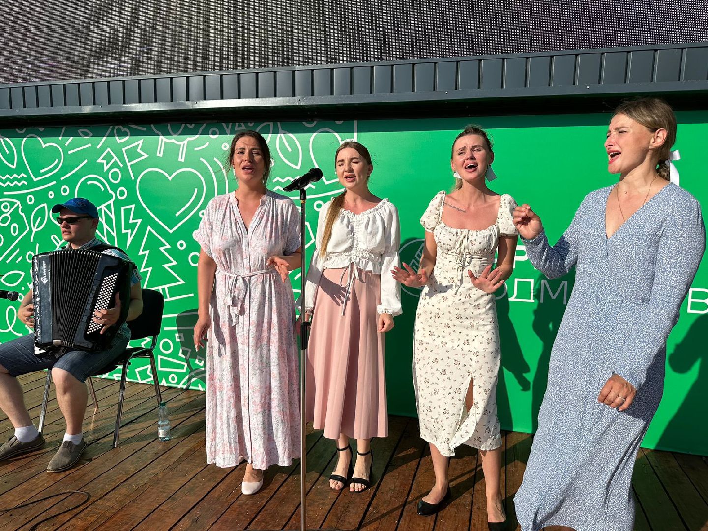 Ретро-песни в парке, коллаборация музыкальных коллективов, наро-фоминская областная больница,