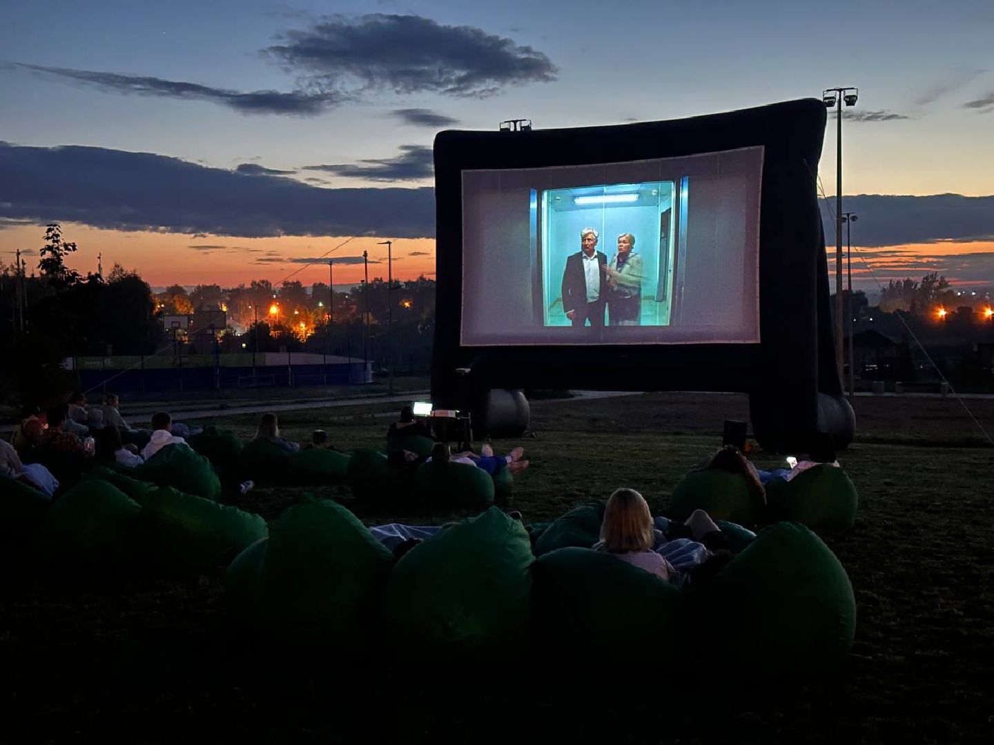Можайск, Можайский городской округ, Подмосковье, парк, кино, жители, кинопоказы, кинотеатр, небо, улица