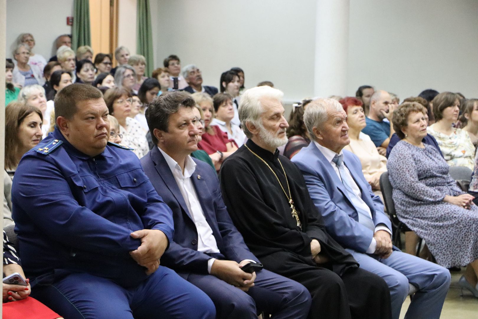 Серебряные Пруды, образование