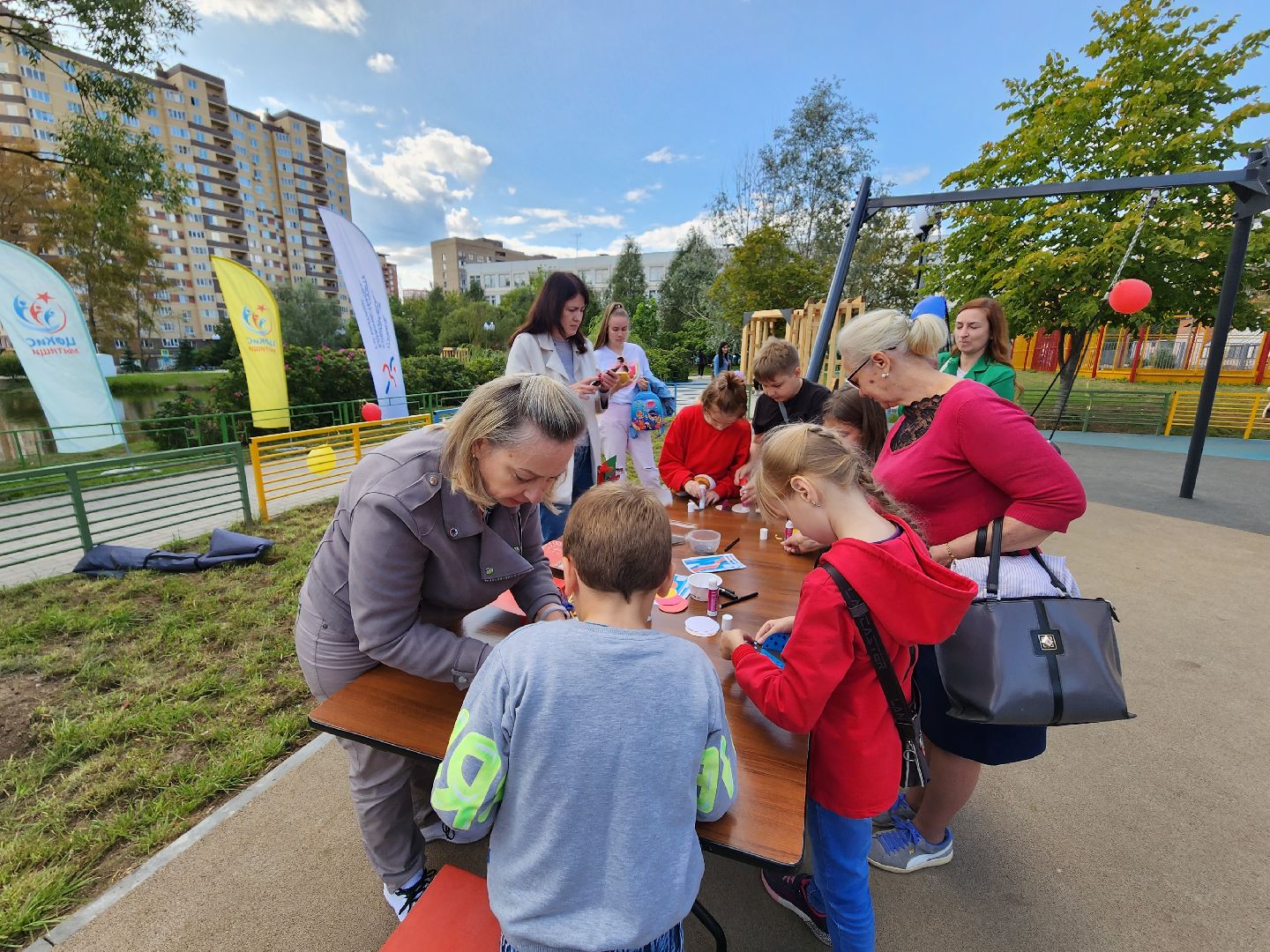 Мытищи, сквер на Колпакова, благоустройство