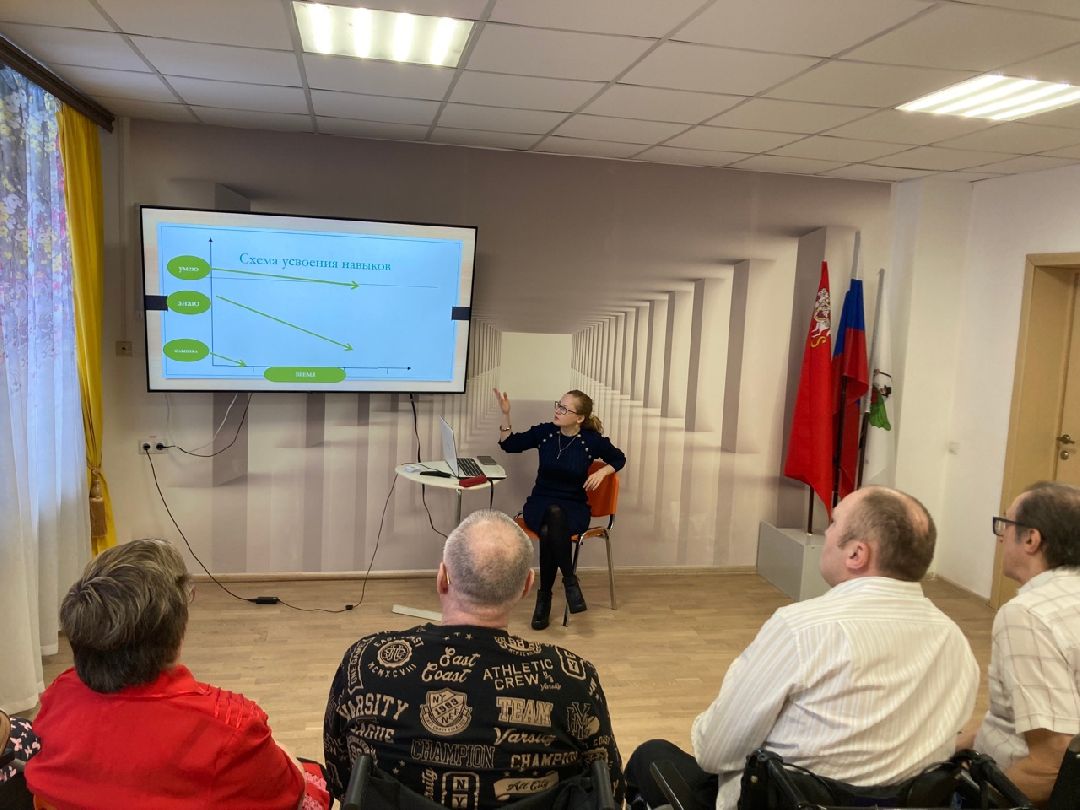 Клин, Общество