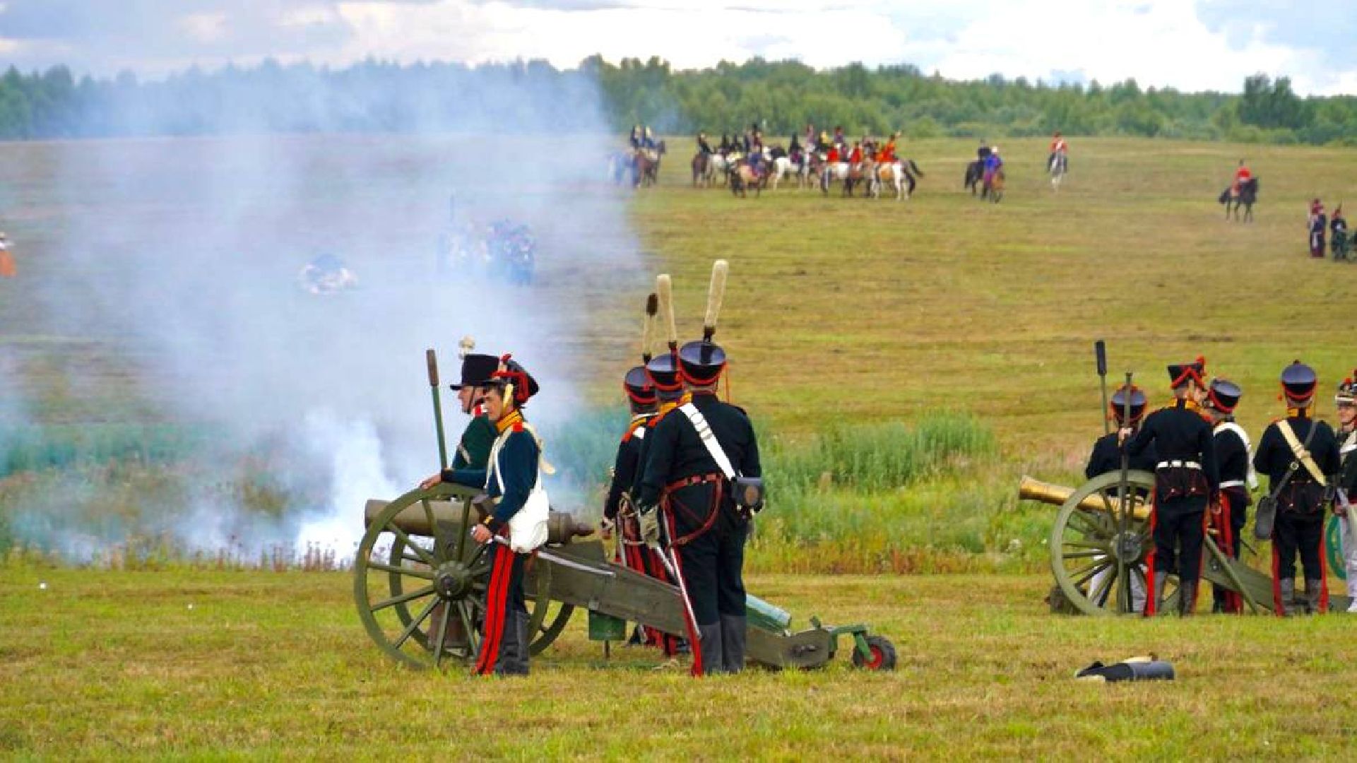 Можайск, Можайский городской округ, Подмосковье, военно-исторический фестиваль, День Бородина, праздник, туризм, зрители, французкая армия, русская армия