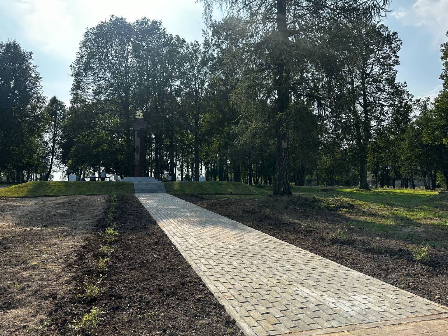 Можайск, Можайский городской округ, Подмосковье, стелы, Населенный пункт воинской доблести, память, мемориал