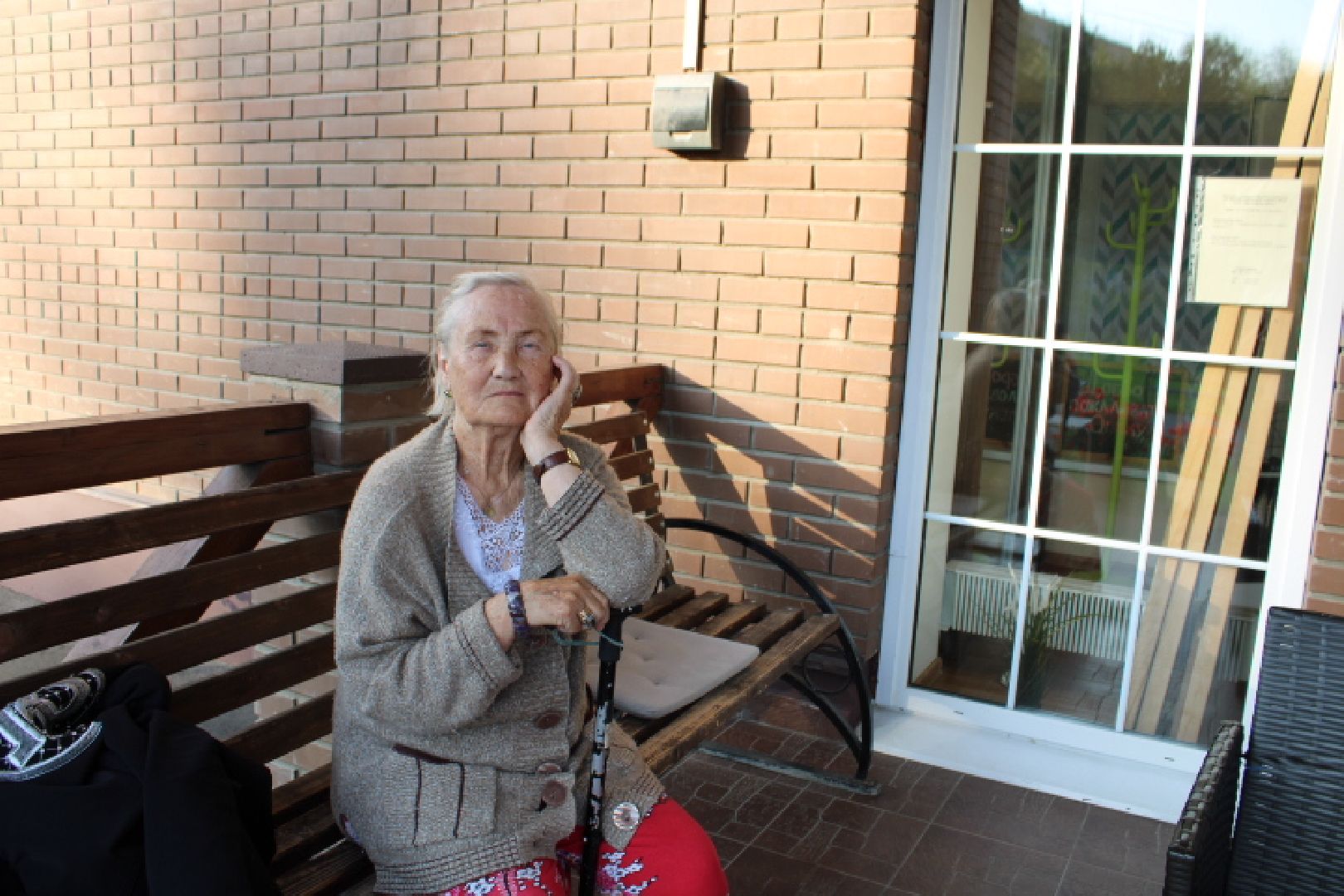 Пансионат, пожилые люди, помощь, музыка,деменция