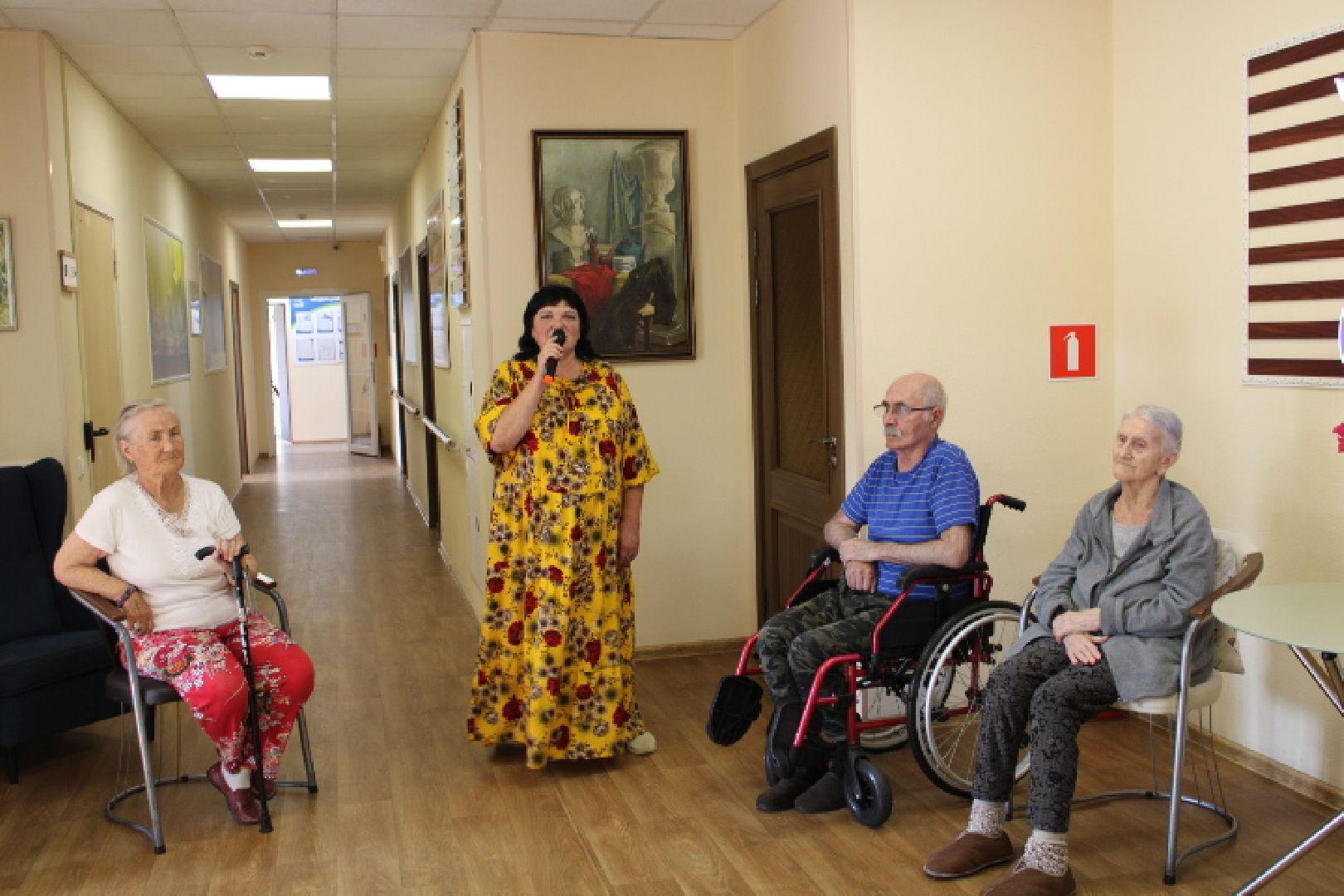 Пансионат, пожилые люди, помощь, музыка,деменция