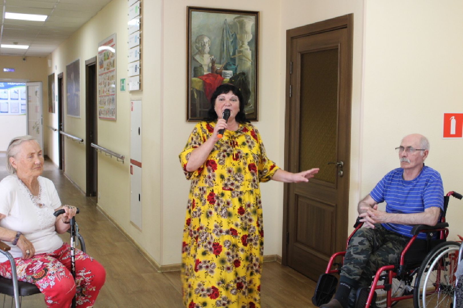 Пансионат, пожилые люди, помощь, музыка,деменция