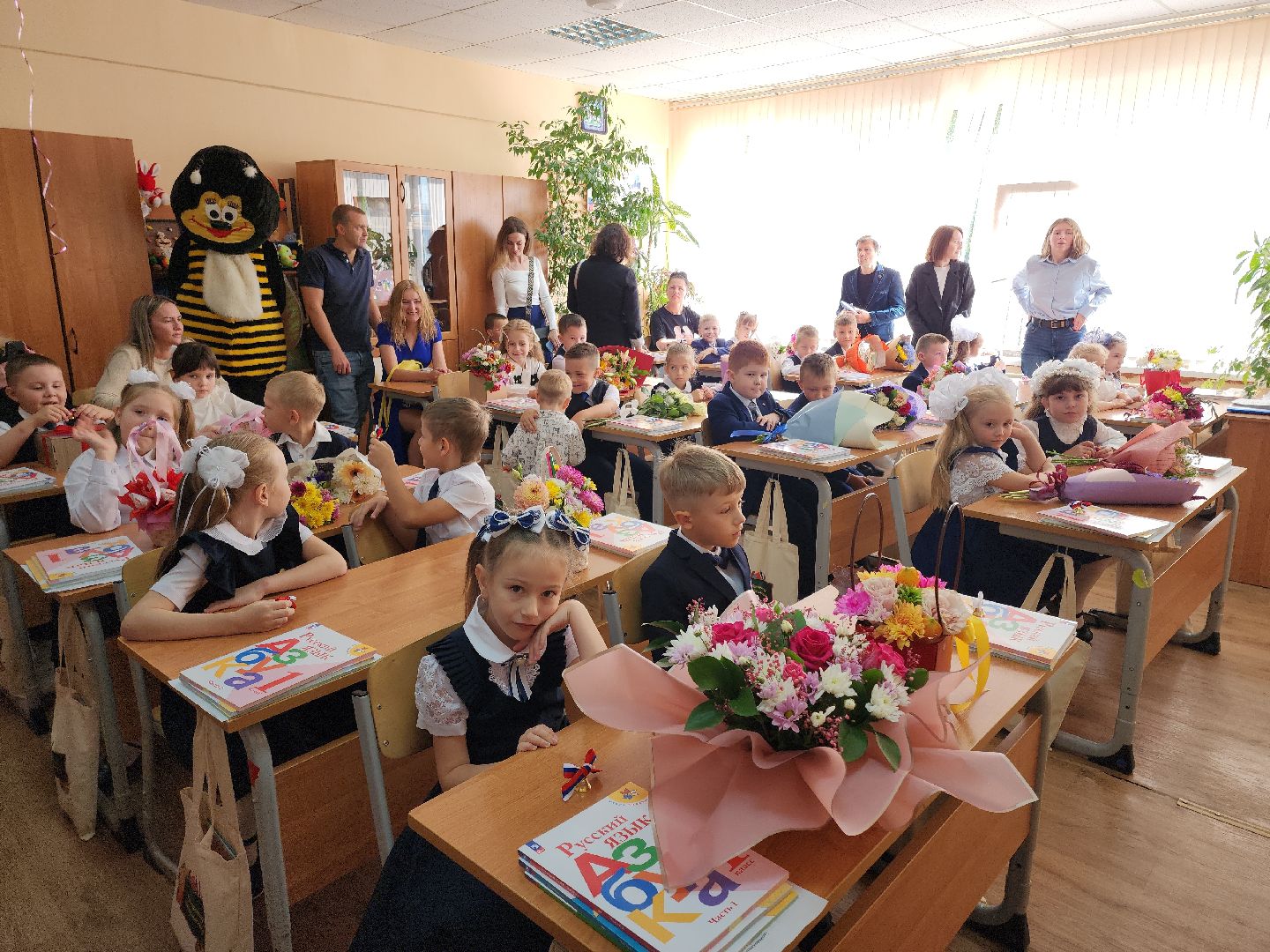 Кашира, СОШ №4, День знаний, 1 сентября, первоклассники