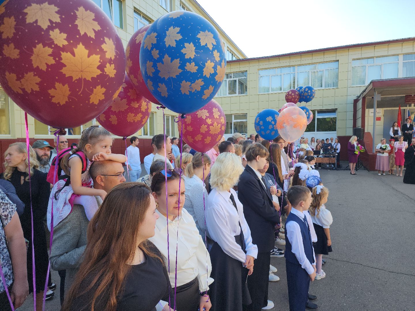 Кашира, СОШ №4, День знаний, 1 сентября, первоклассники