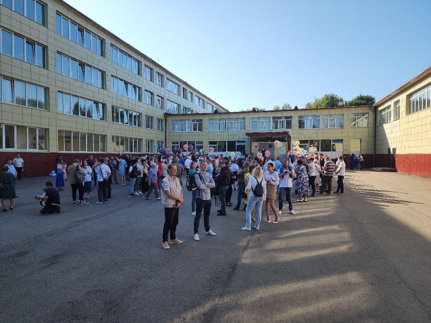 Кашира, СОШ №4, День знаний, 1 сентября, первоклассники