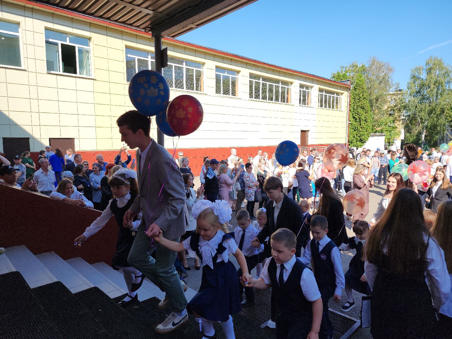 Кашира, СОШ №4, День знаний, 1 сентября, первоклассники