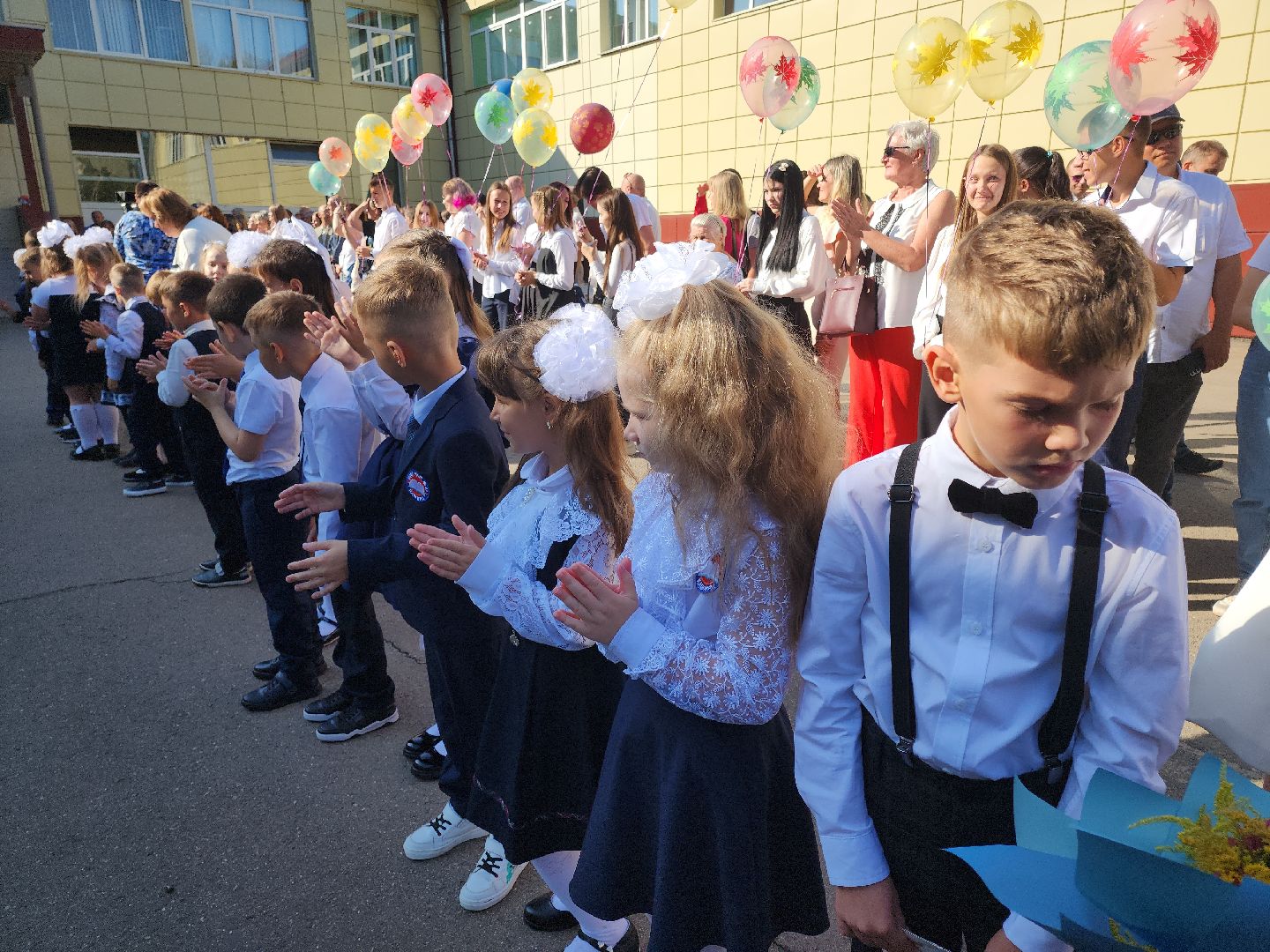 Кашира, СОШ №4, День знаний, 1 сентября, первоклассники