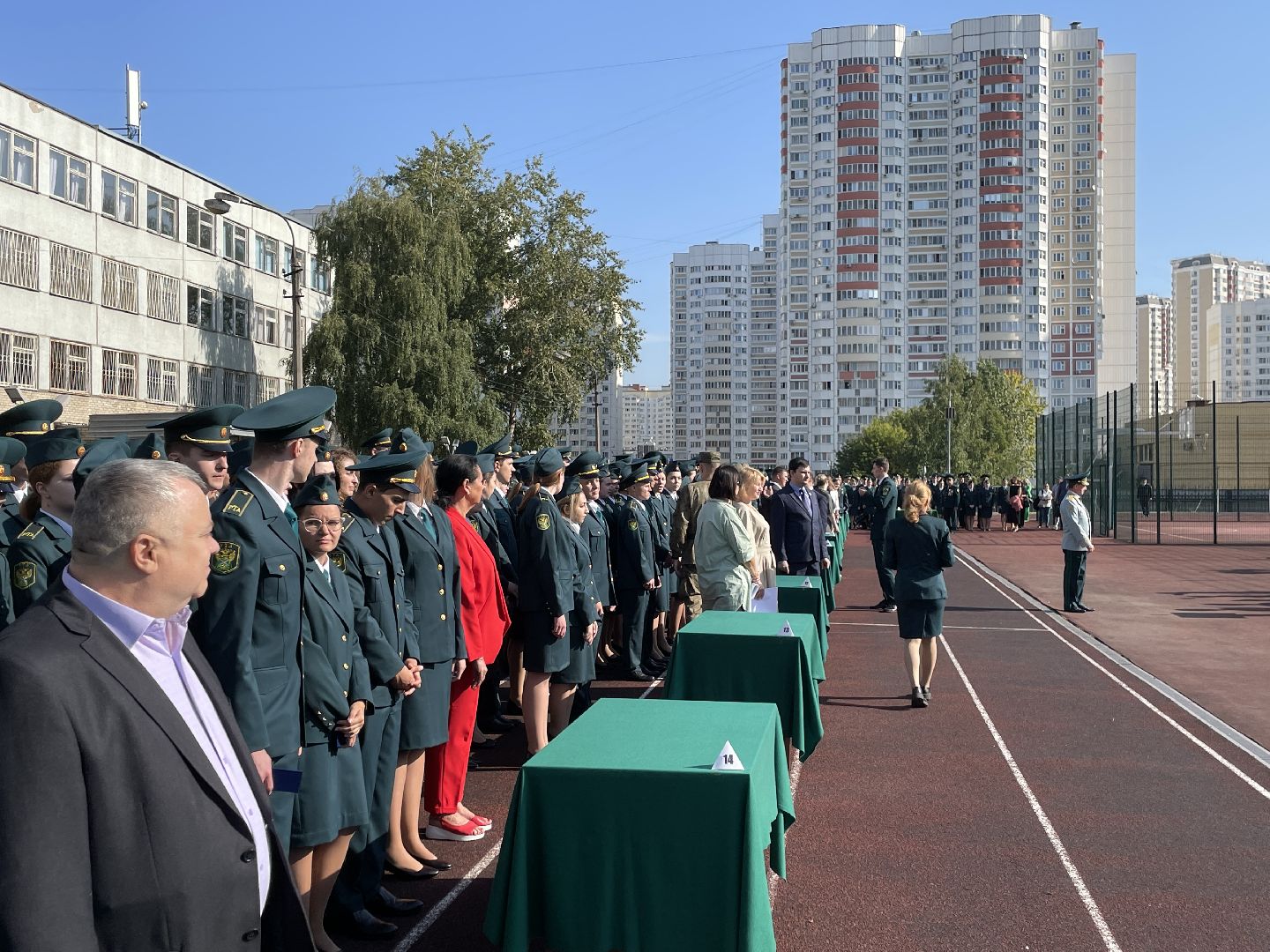 Студенты, День знаний, таможня, жители