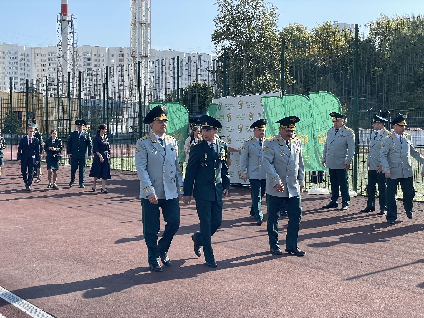 Студенты, День знаний, таможня, жители