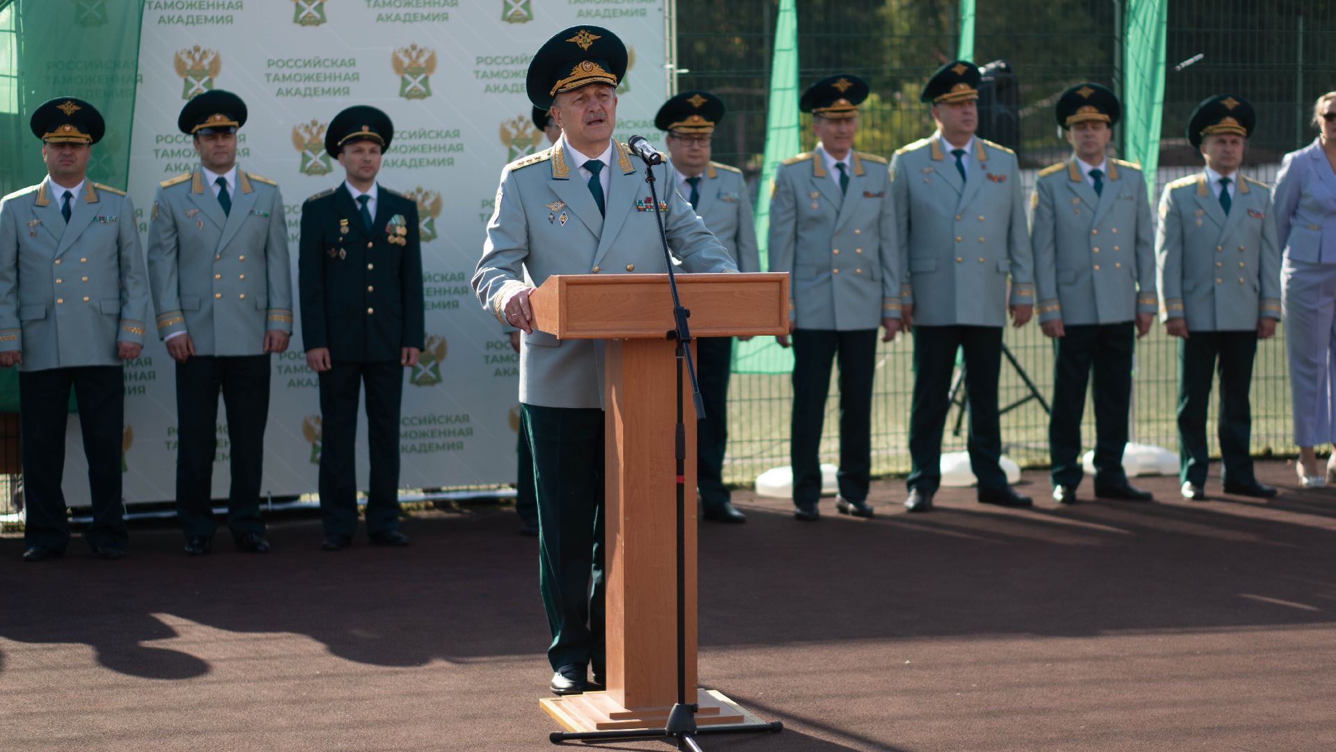 Студенты, День знаний, таможня, жители