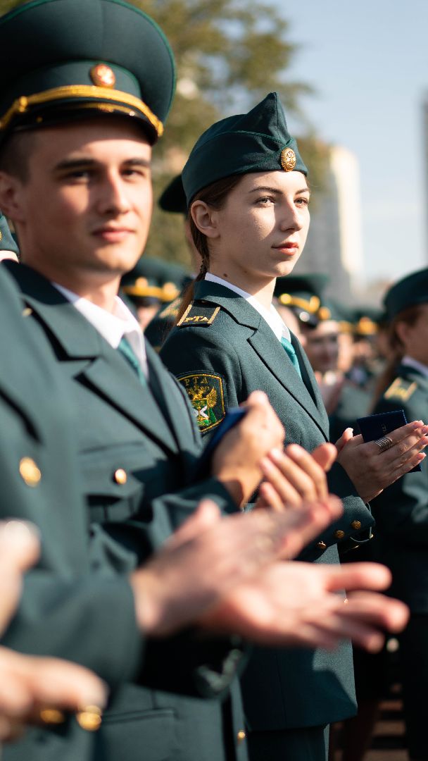 Студенты, День знаний, таможня, жители