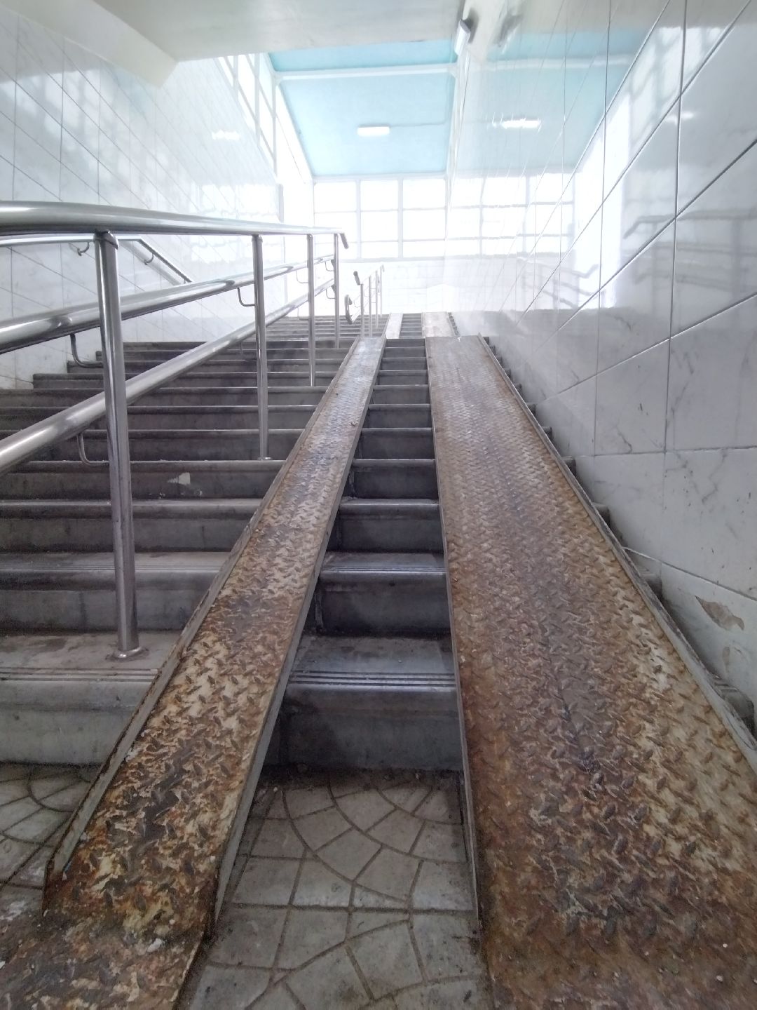 Благоустройство, подземный переход, пандус, подъёмник, платформа