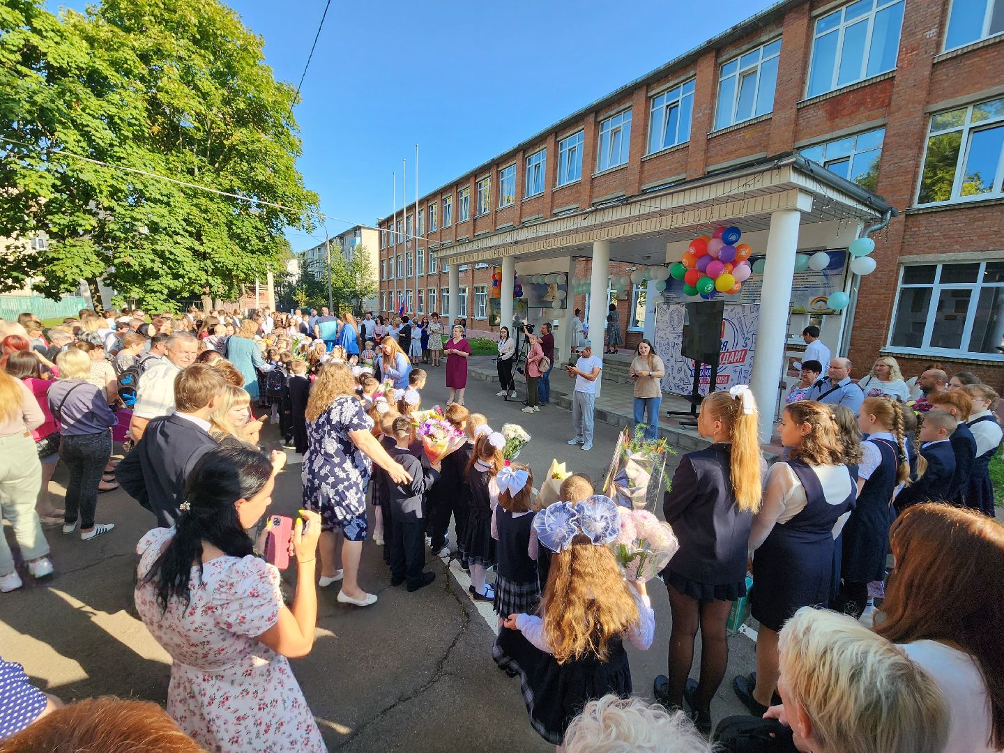 серпухов, школа №16, 1 сентября, первоклассники, день знаний,