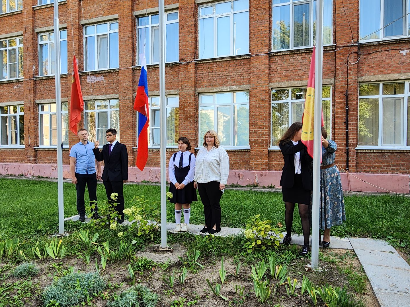 серпухов, школа №16, 1 сентября, первоклассники, день знаний,