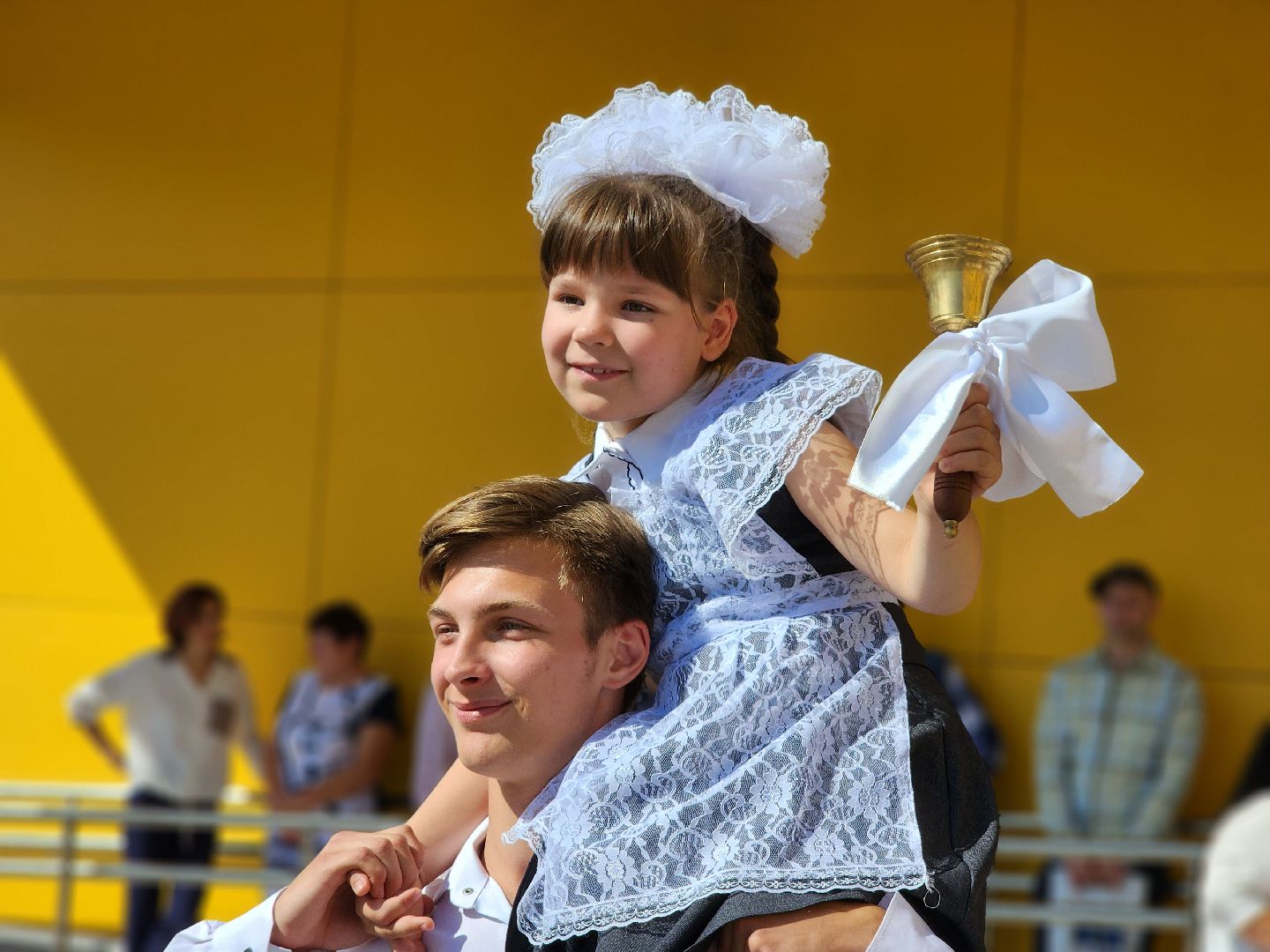 школа 18, серпухов, 1 сентября, день знаний, первоклассники,