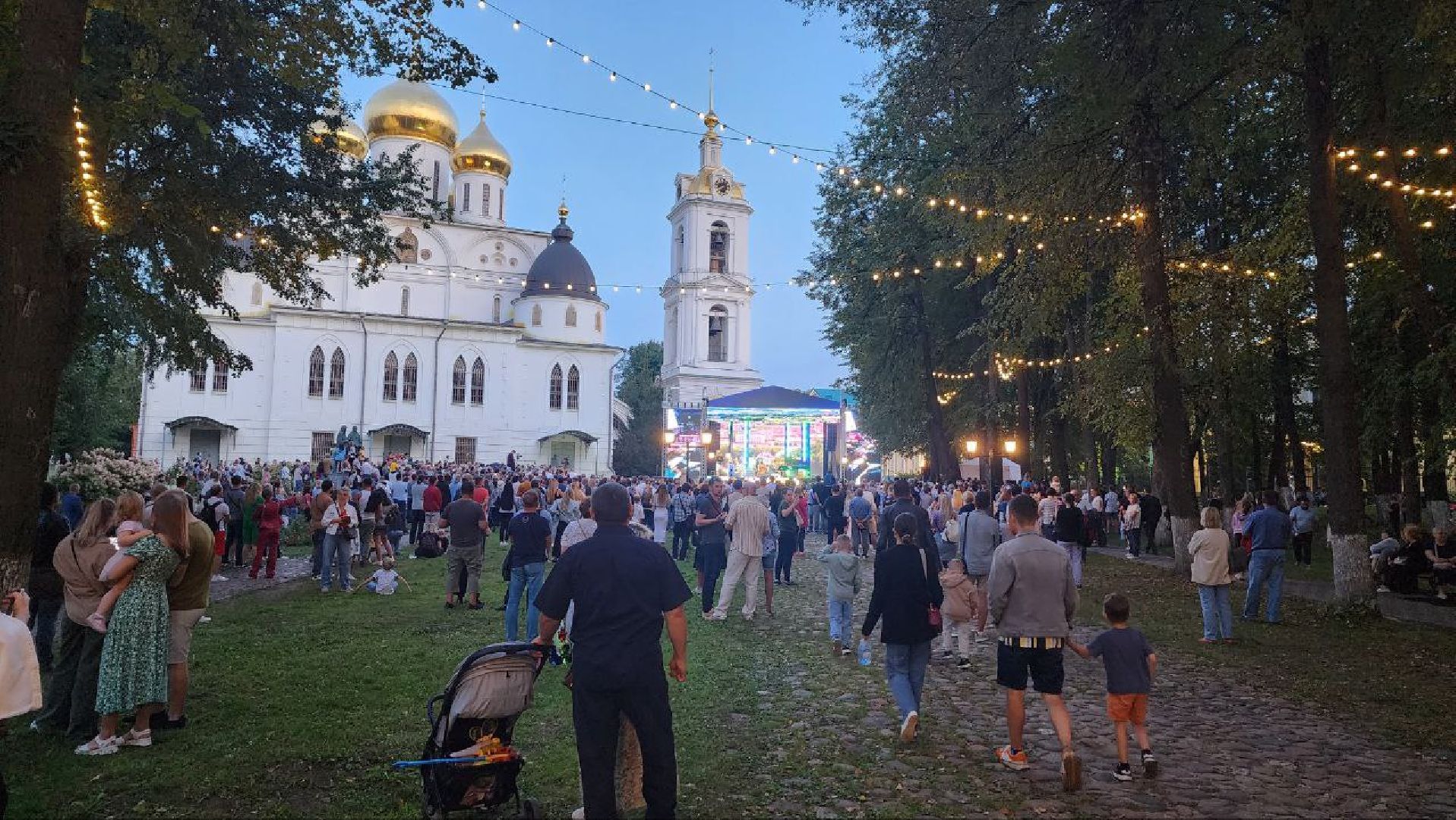 Дмитров, Историческая площадь, Денис Мацуев