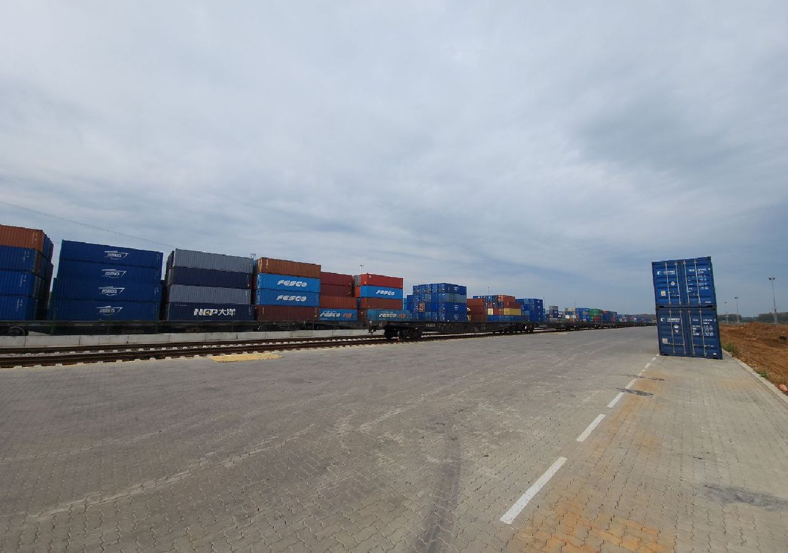 Дмитров, ТЛЦ Белый Раст, Чжаоцин, Китай