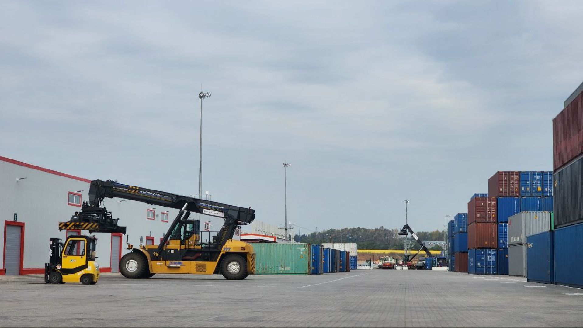 Дмитров, ТЛЦ Белый Раст, Чжаоцин, Китай