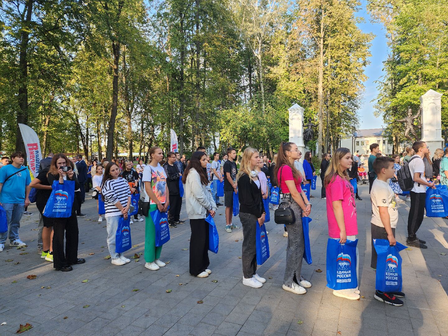 Серпухов, Подмосковье, трудовые бригады, ЛТО, подростки, Единая Россия