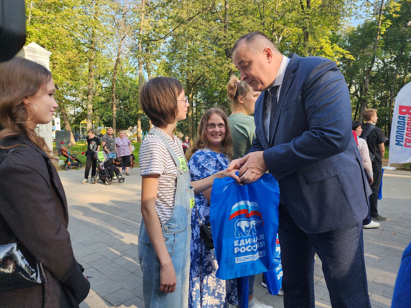 Серпухов, Подмосковье, трудовые бригады, ЛТО, подростки, Единая Россия
