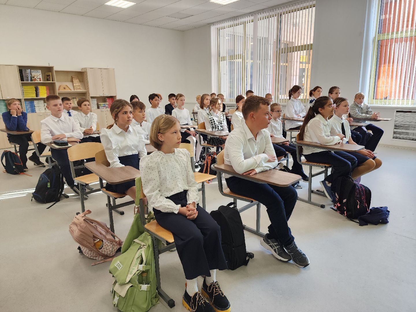 Подольск, школа, линейка, патриотизм, разговоры о важном