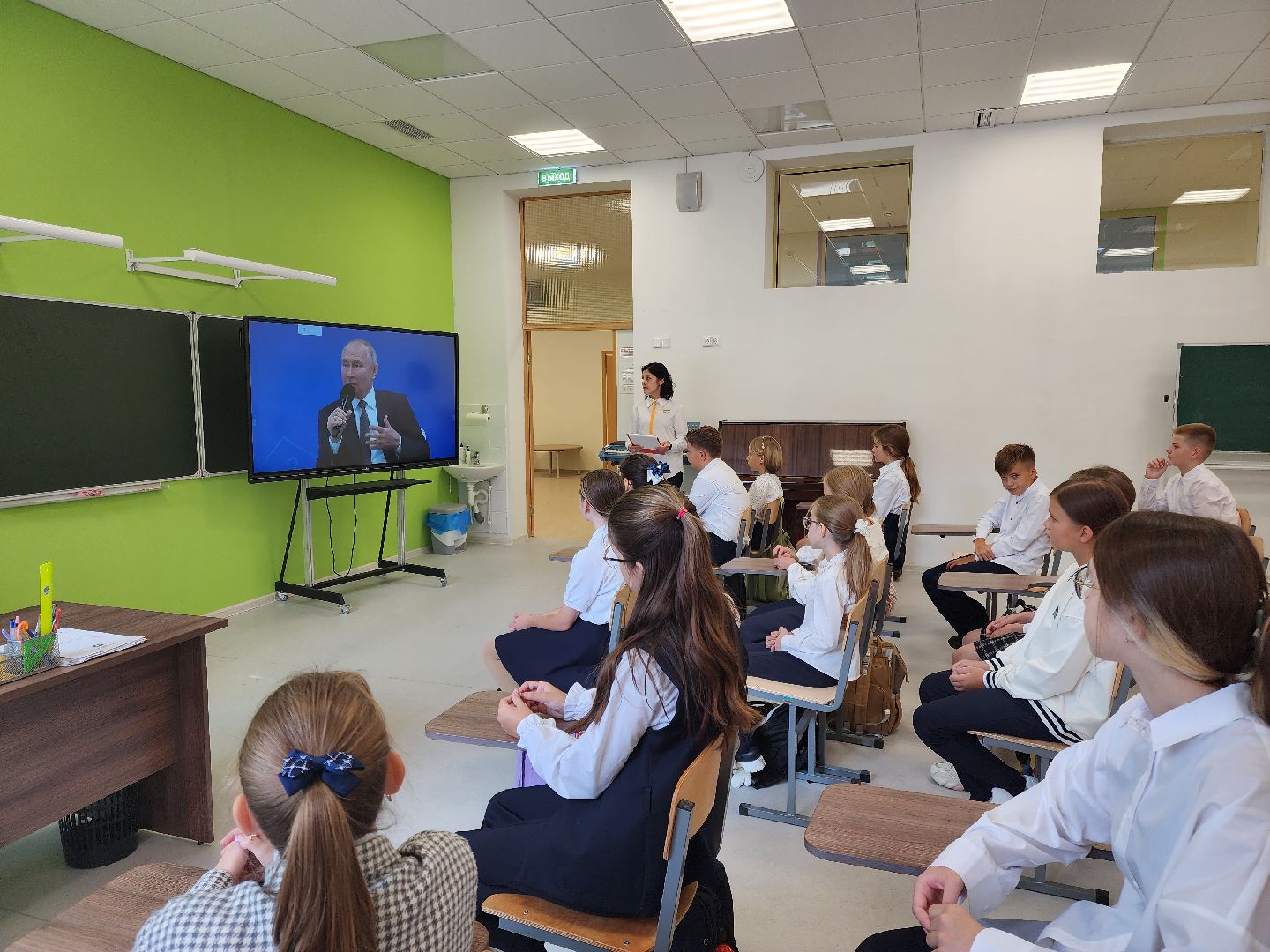 Подольск, школа, линейка, патриотизм, разговоры о важном