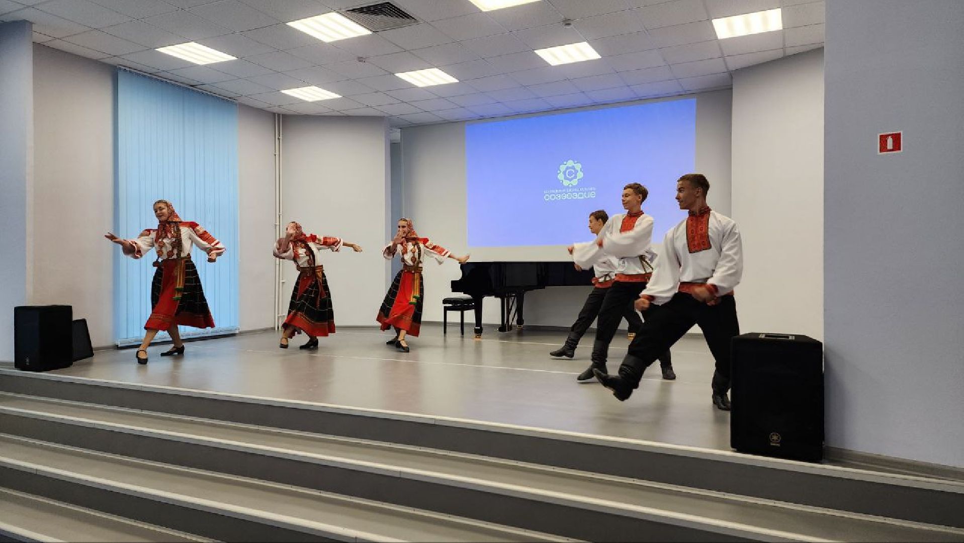 Дмитров, Чжаоцин, КНР