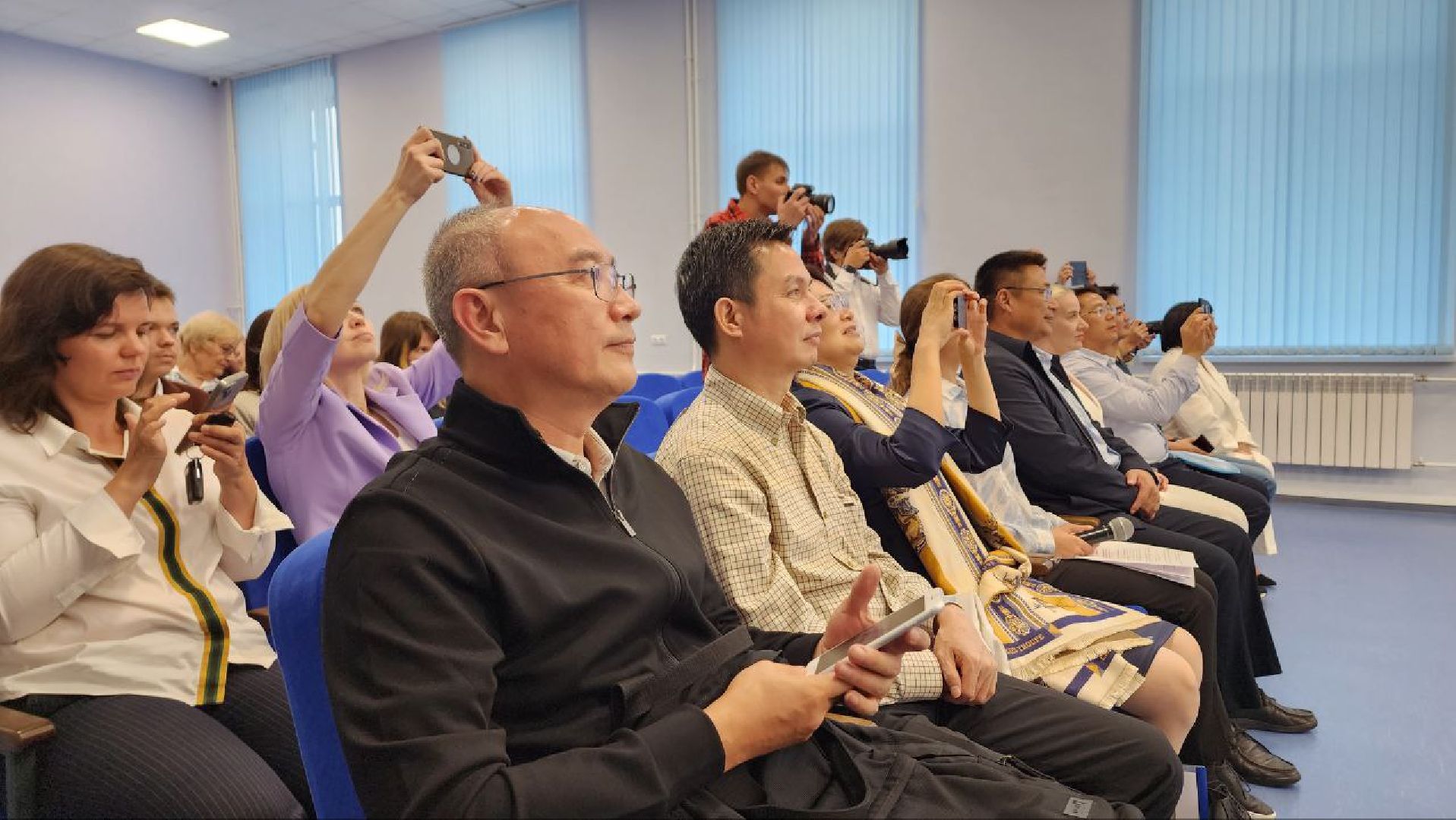 Дмитров, Чжаоцин, КНР