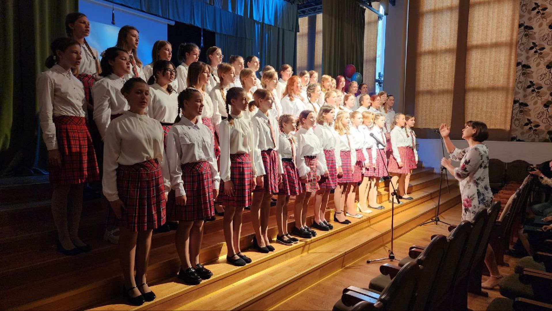 Дмитров, Чжаоцин, КНР