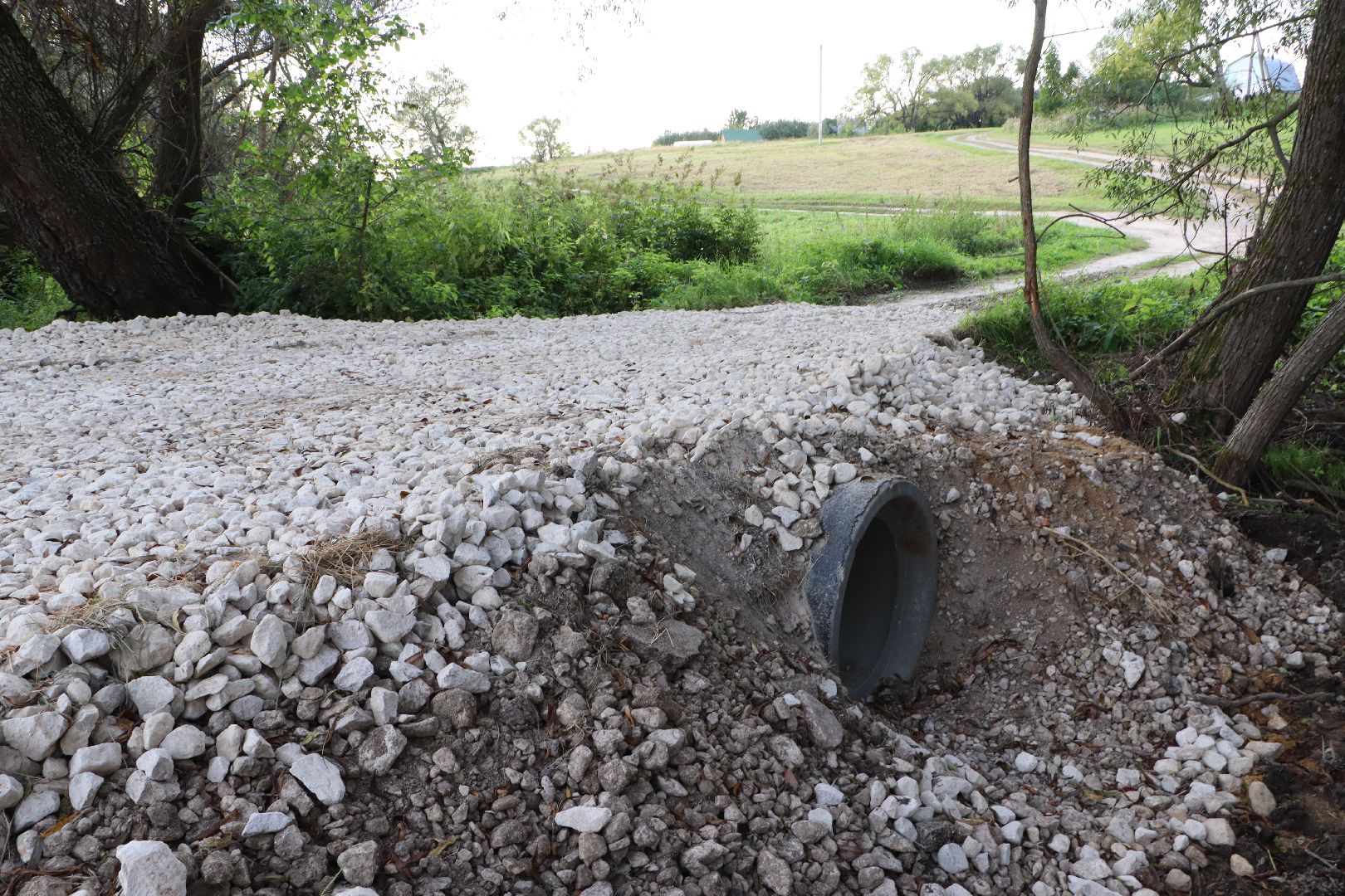 Серебряные Пруды, плотина