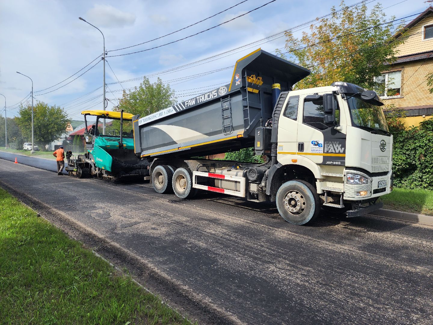 серпухов, улица ленинского комсомола, дорожные работы, укладка асфальта, дороги,