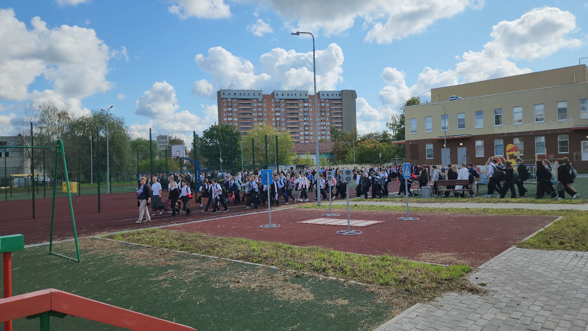 Серпухов, Подмосковье, эвакуация, дети, школа, спасатели, пожарные